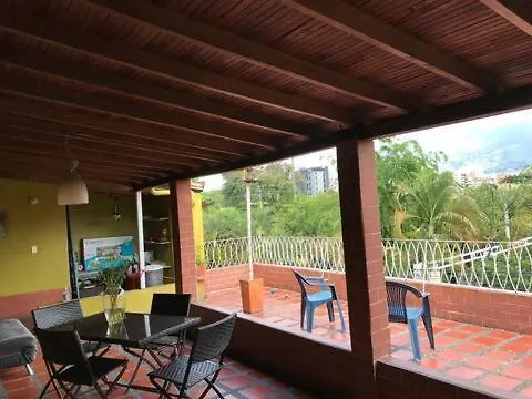 Apartamento Bed&Breakfast en elegante apartamento con floréale Terraza Unicentro Medellín 0*,