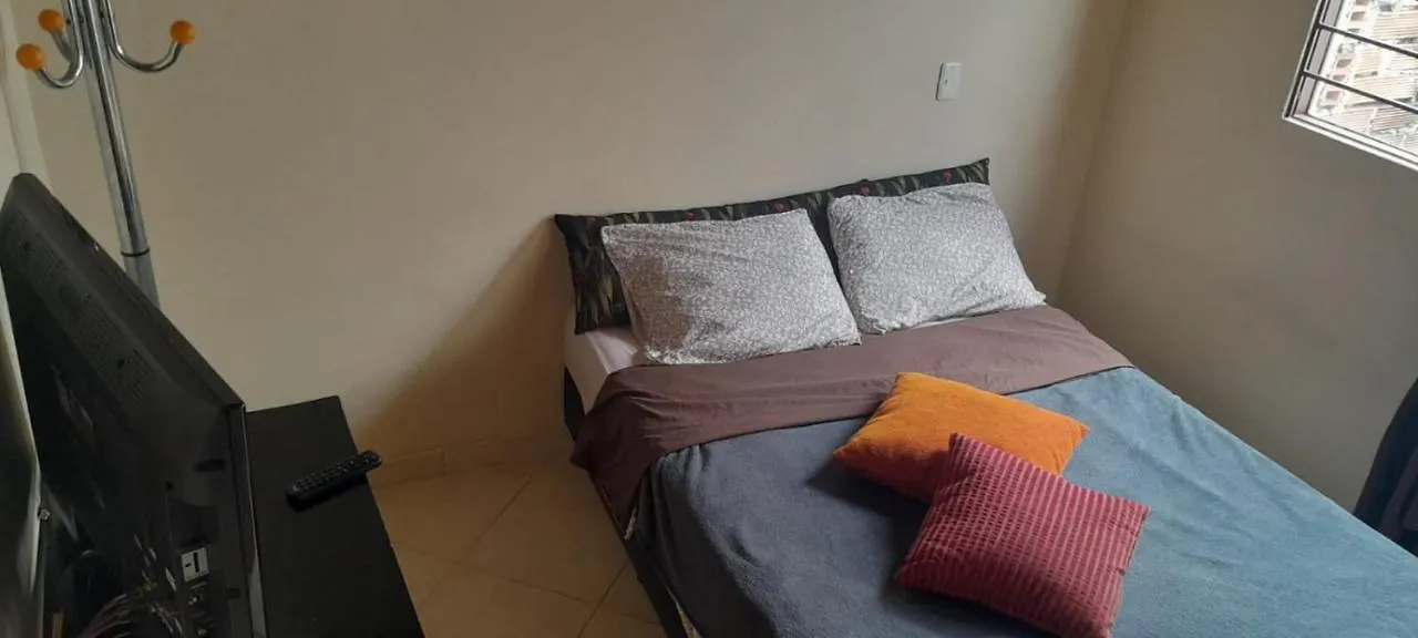 Apartamento Bed&Breakfast en elegante apartamento con floréale Terraza Unicentro Medellín 0*,