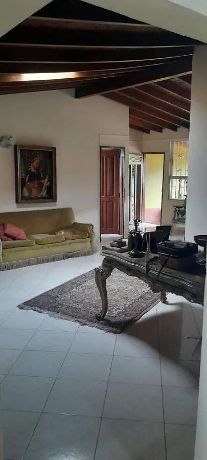 Apartamento Bed&Breakfast en elegante apartamento con floréale Terraza Unicentro Medellín Habitación en casa particular